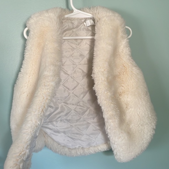 Ephex little girls soft fuzzy vest, size 130 (5T) - Picture 4 of 10